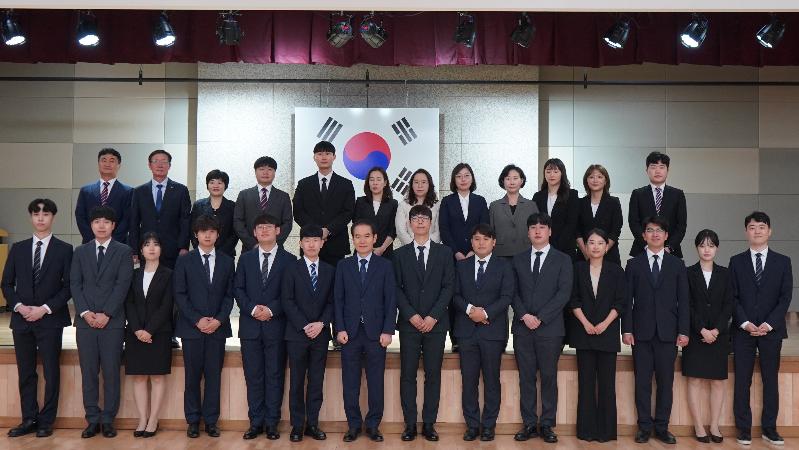 군포도시공사, 2024년 상반기 신입사원 임용식 단체사진